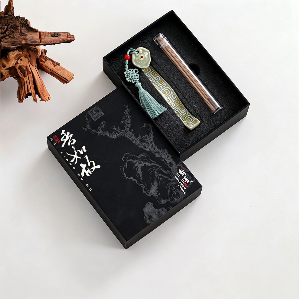 Ruyi‑Shaped Incense Holder Gift Set (Plum‑Green)
