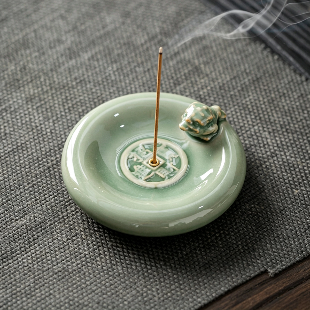 Yue Kiln Wealth Attracting Golden Toad Incense Stick Holder